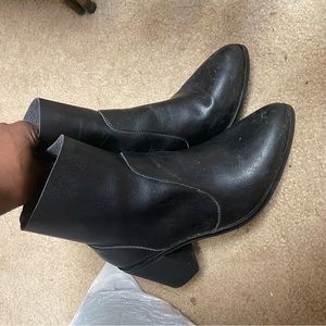 Women’s boots size 11
